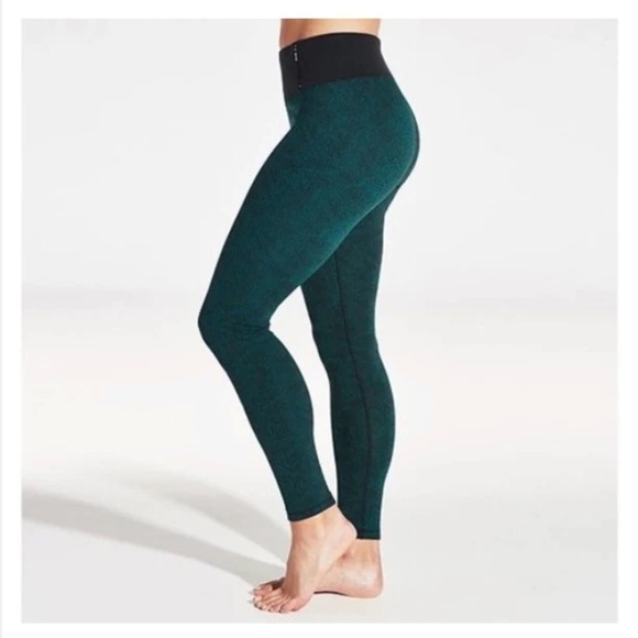CALIA by Carrie Underwood Pants - Calia By Carrie Underwood Green Jacquard High Rise Leggings Size Small